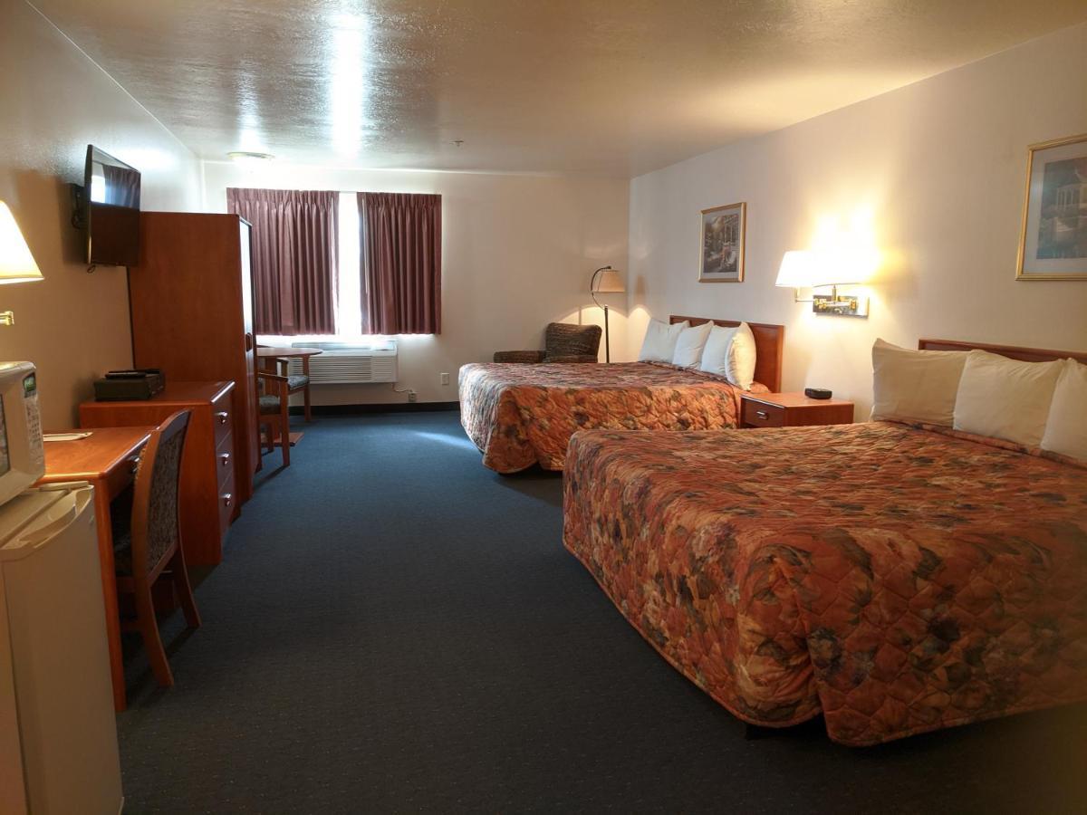 Aquarius Inn Bicknell エクステリア 写真