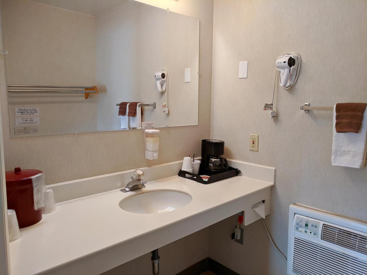 Aquarius Inn Bicknell エクステリア 写真