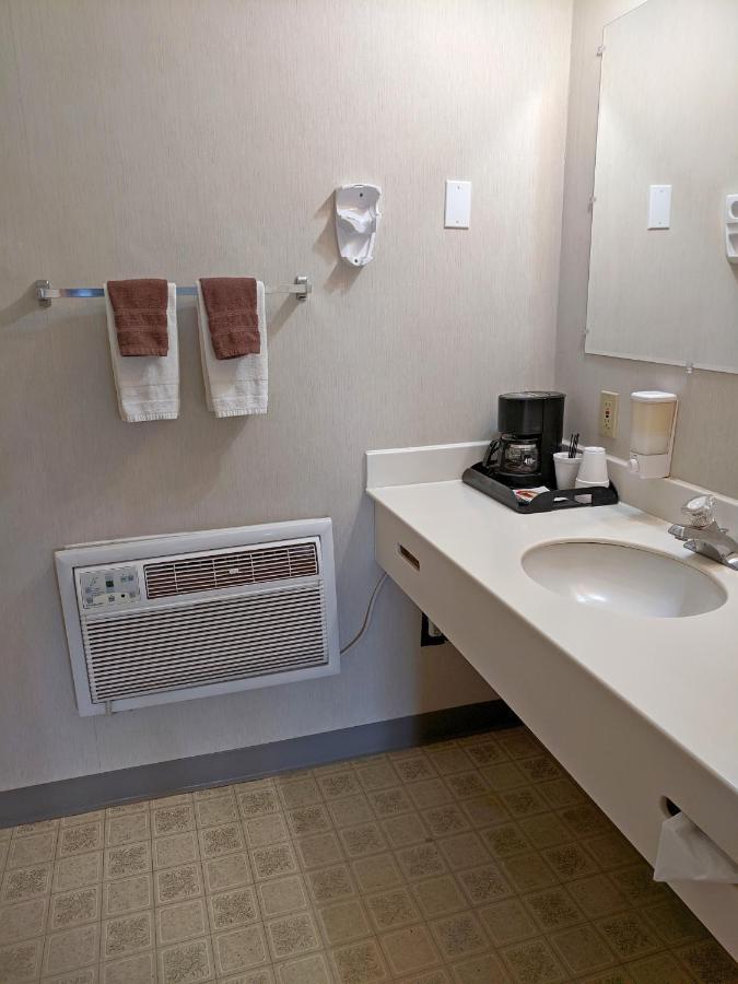 Aquarius Inn Bicknell エクステリア 写真