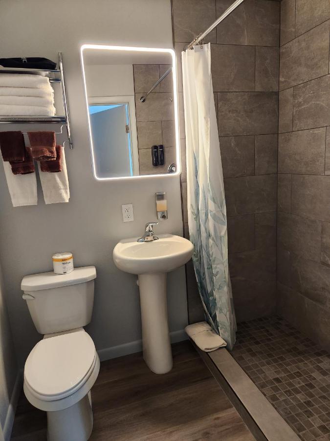 Aquarius Inn Bicknell エクステリア 写真