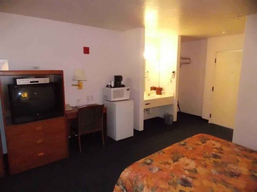 Aquarius Inn Bicknell エクステリア 写真